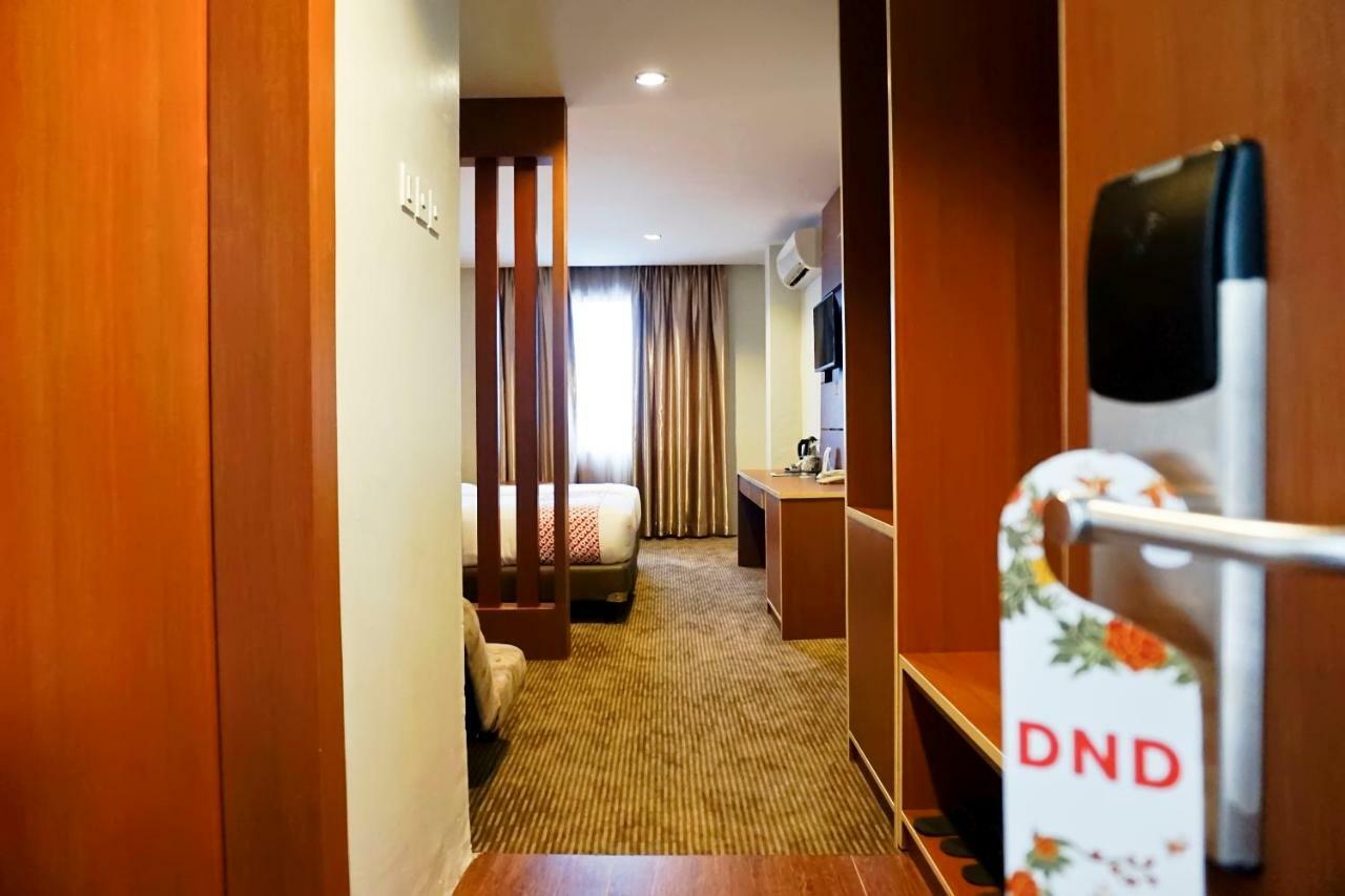 Capital O 847 Megara Hotel