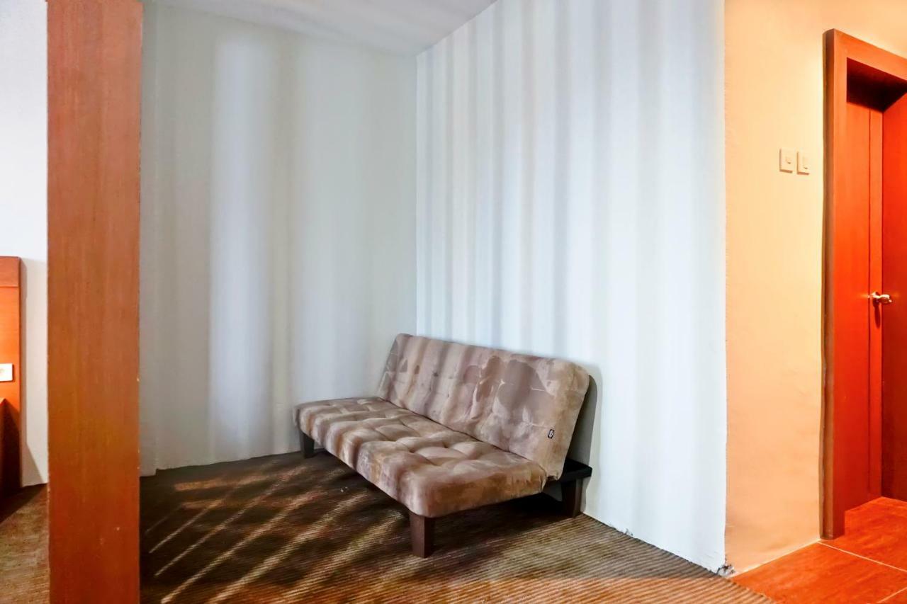 Capital O 847 Megara Hotel Pekanbaru